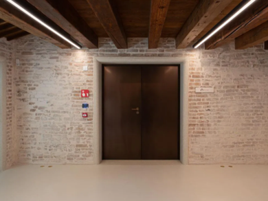    Dyer me rezistencë ndaj zjarrit