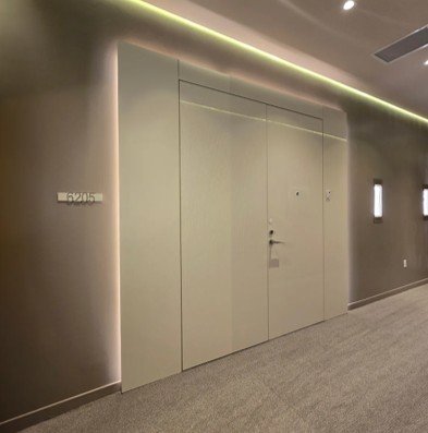    Dyer me izolim të zërit